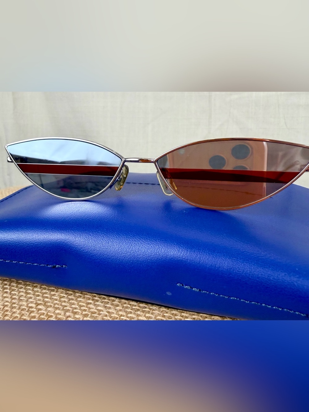 Gentle Monster POXI -02 Silver/Maroon
Slim Cat-eye Mirrored Sunglasses UNISEX - Picture 8 of 12